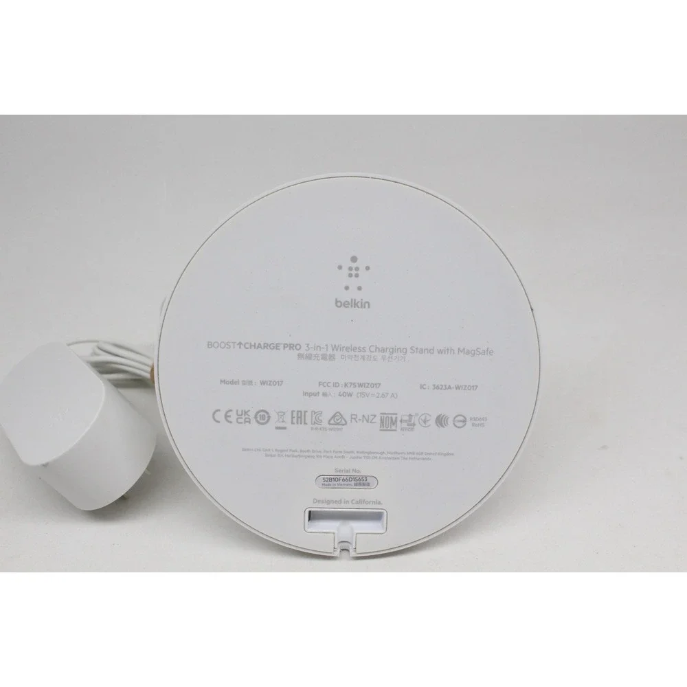 Belkin BOOSTCHARGE PRO 3‎ in 1 Wireless Charger with MagSafe - White - WIZ017
